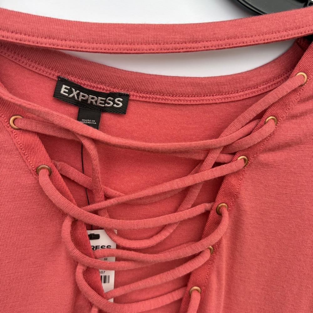Express Womens Lace Up V-Neck Choker Top Coral Pink Short Sleeve S NWT - Picture 2 of 8